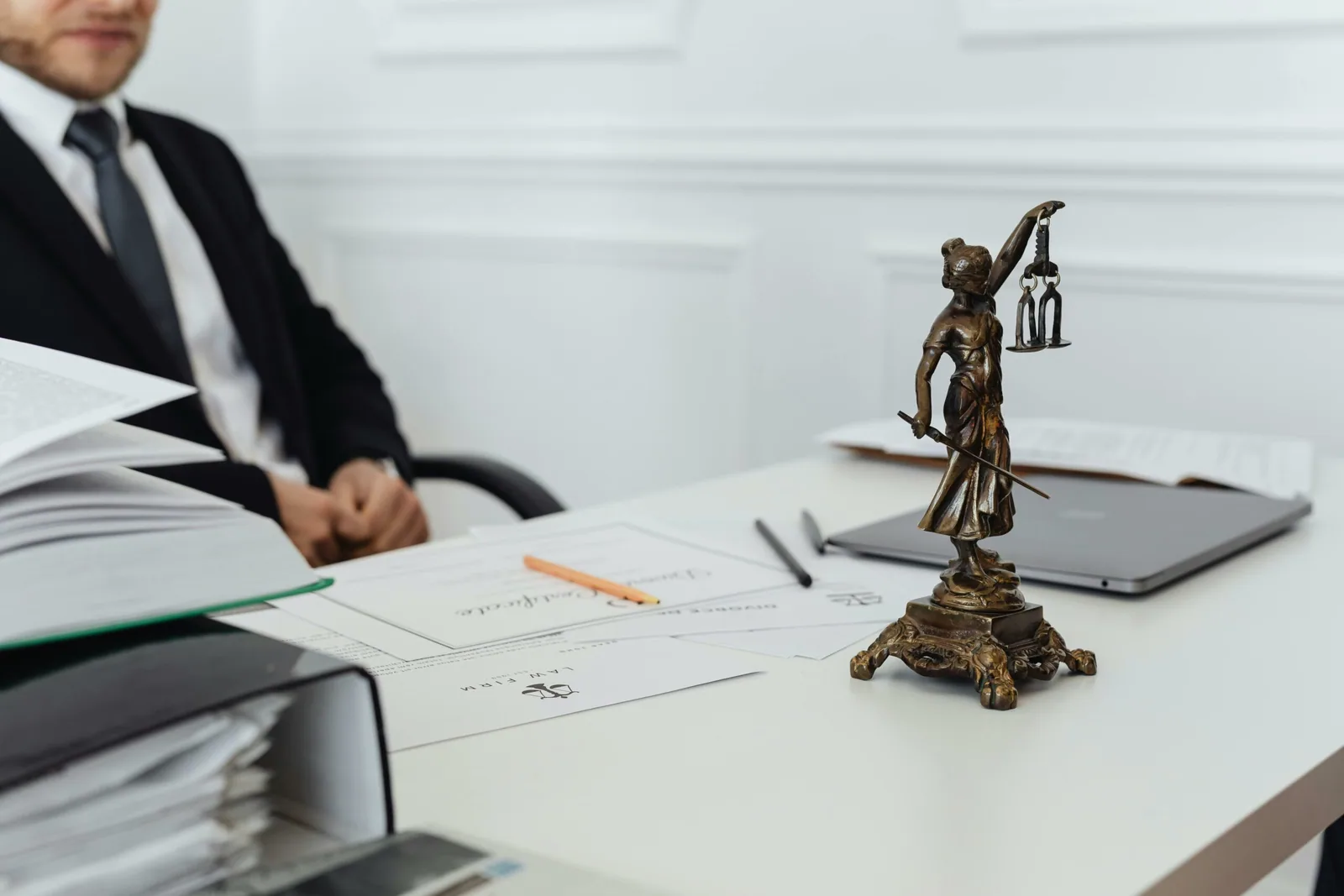 Hausse des frais de notaire : quel impact sur votre achat ?