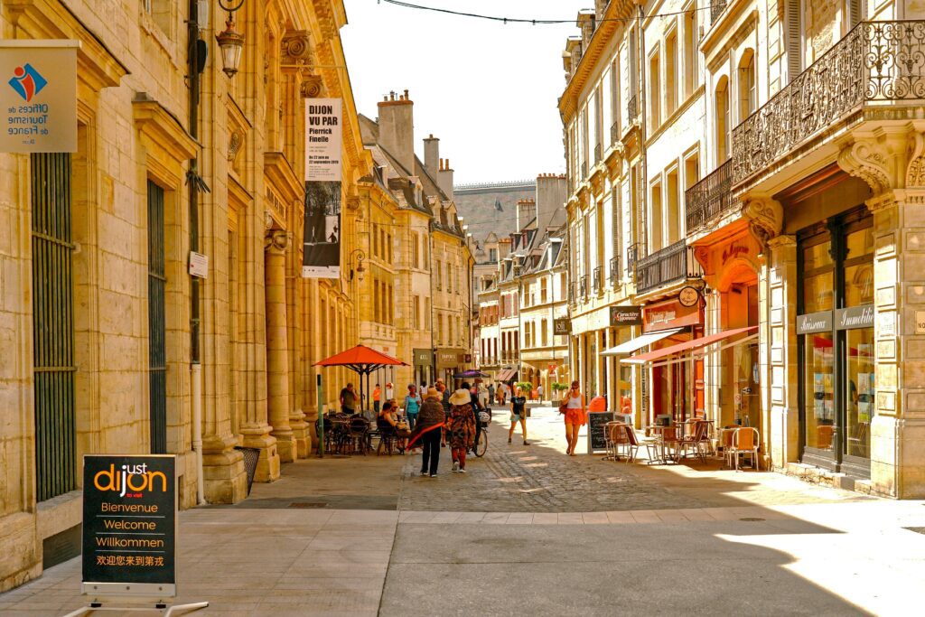 rue musette à Dijon, colorée